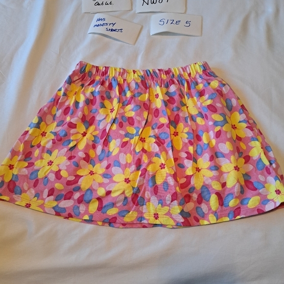 Gymboree girls size 5 Outlet skirt floral with modesty shorts NWOT - Picture 2 of 4